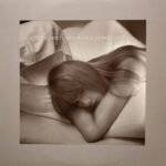 TAYLOR SWIFT - The Tortured Poets Department (GF-BEIGE)