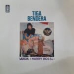 HARRY ROESLI - Tiga Bendera