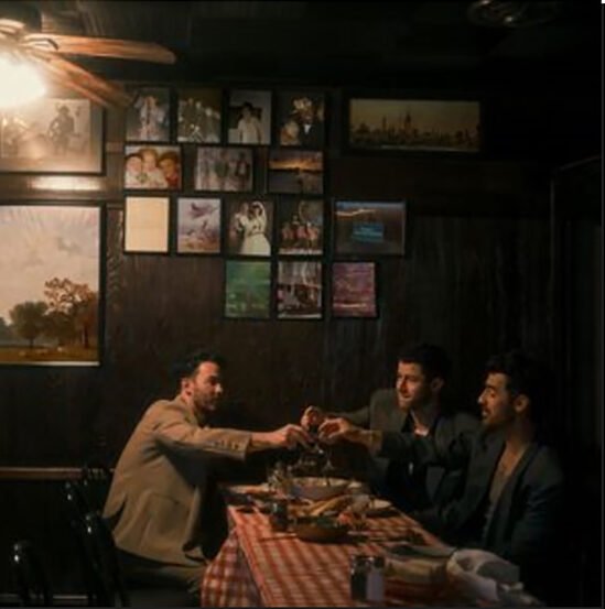 JONAS BROTHERS - Greetings From Your Hometown